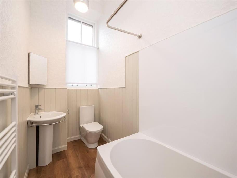 Beautiful & Bright 2 Bed Flat Murrayfield Edinburg Exteriör bild