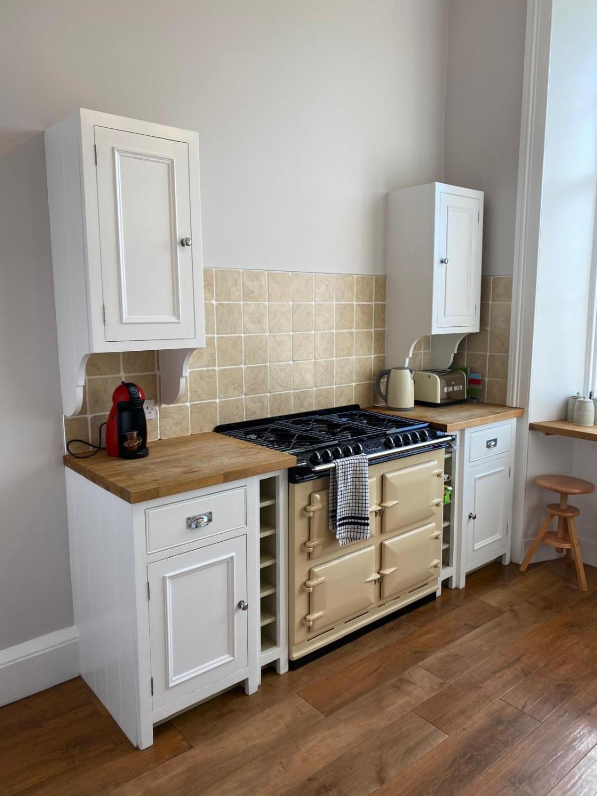 Beautiful & Bright 2 Bed Flat Murrayfield Edinburg Exteriör bild